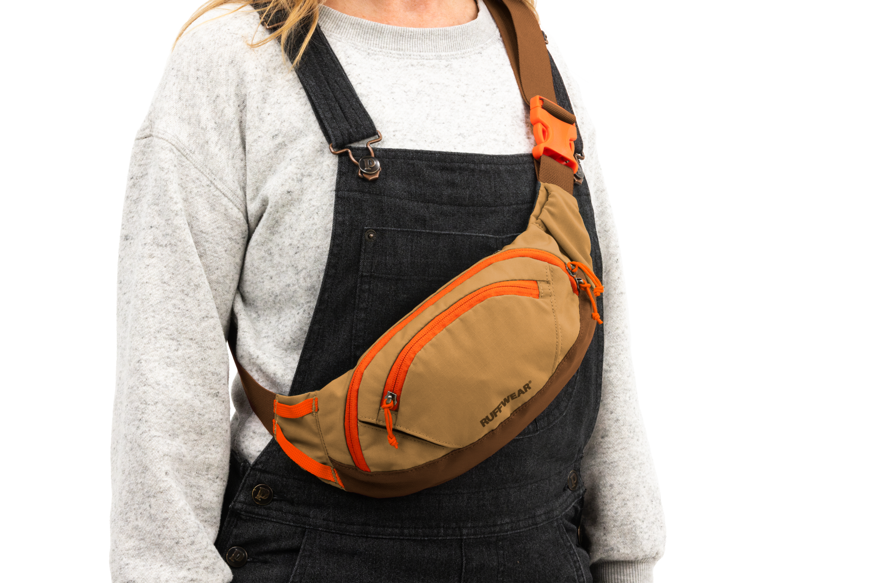 CompressedPNG-3591_Home-Trail-Hip-Pack_Brown-Bear_Lifestyle-Front_STUDIO.png