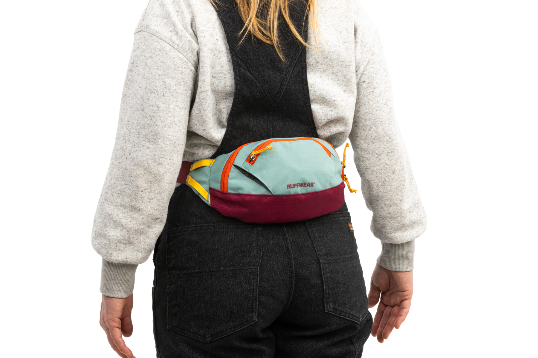 CompressedPNG-3591_Home-Trail-Hip-Pack_River-Rock-Green_Lifestyle-Back_STUDIO.png